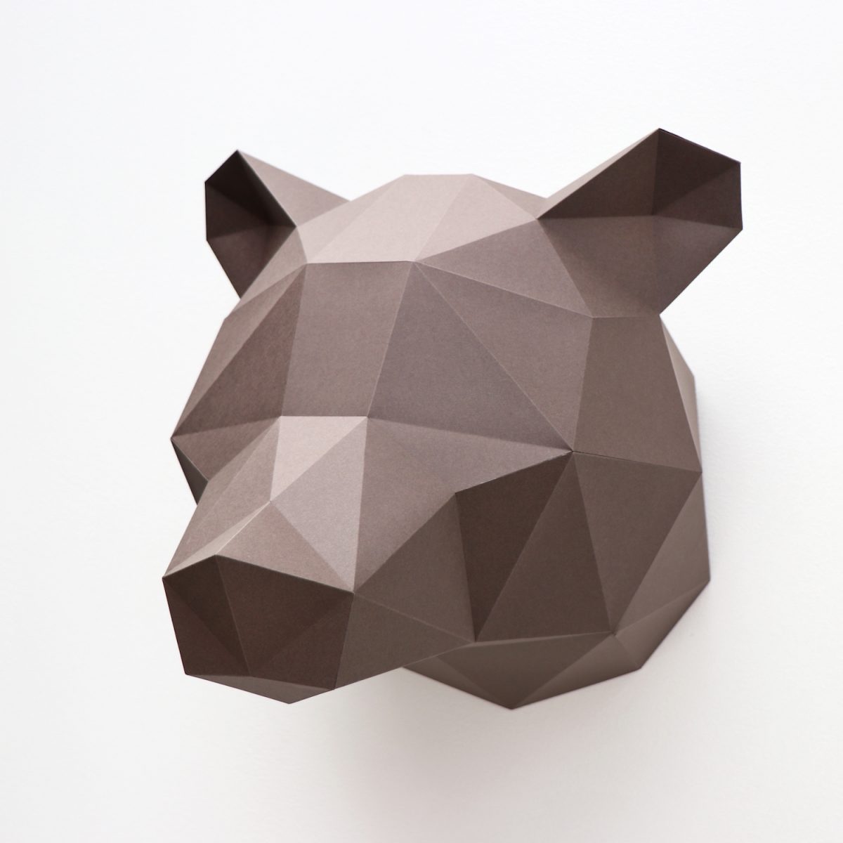 Paper Bear - Trophée en papier Assembli Chocolate Brown
